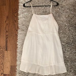 Size M, white dress
